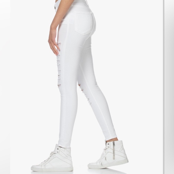 FRAME - Le Skinny de Jeanne Ripped Jeans • White - Picture 3 of 15